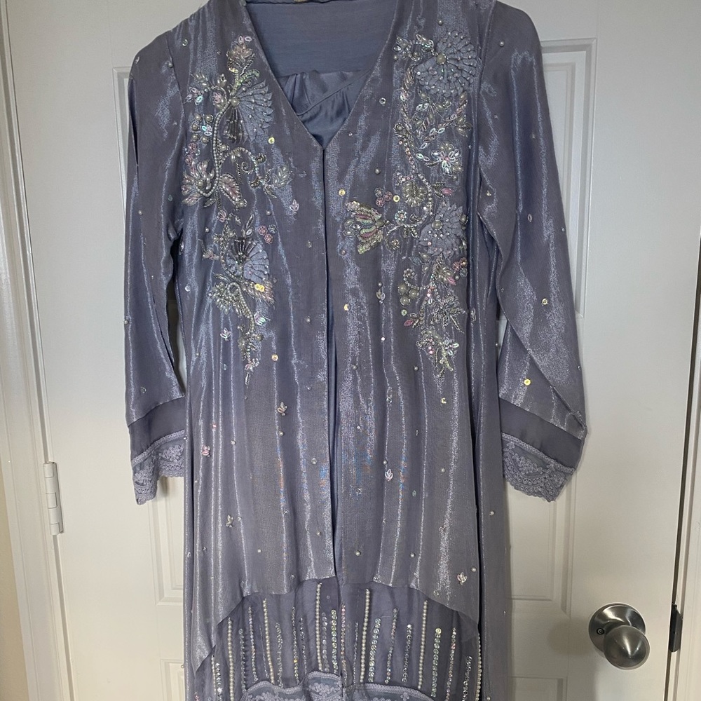 Pakistani 3 pc outfit